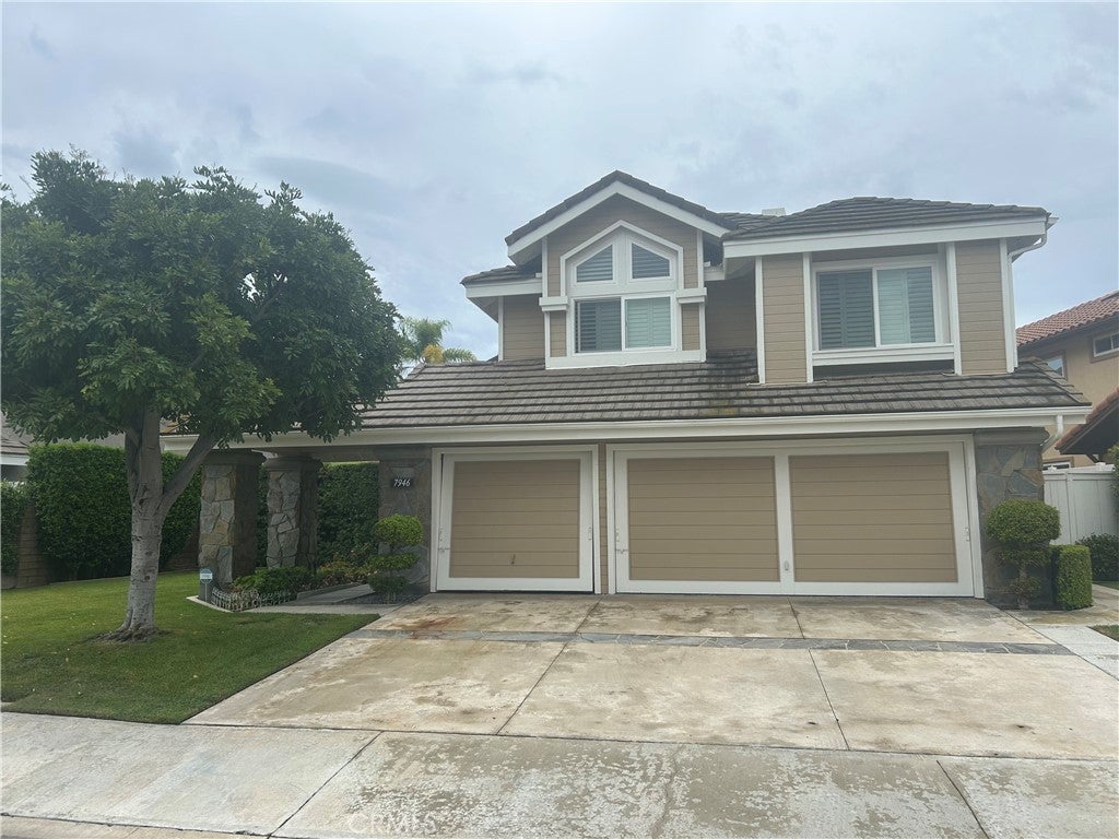 7946 E Elderwood
