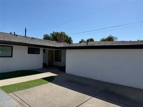 Photo of 23030 Dolorosa ST, Woodland Hills, CA 91367 (MLS # SR26102032)
