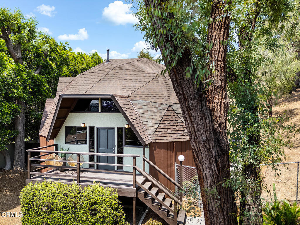 Properties 1 4991 Coringa Drive