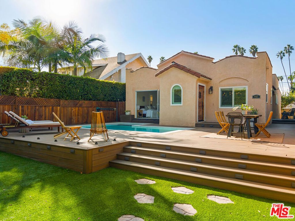 Photo of 4427 S Wilton Place, Los Angeles, CA 90062 (MLS # 25622027)
