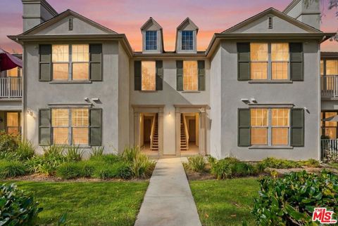 Photo of 27022 Victoria Lane #87, Valencia, CA 91355 (MLS # 26648885)