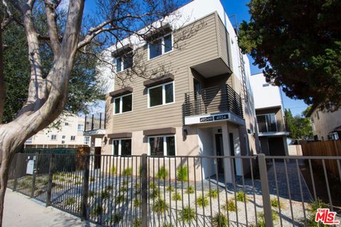 Photo of 4924 LAUREL CANYON #2, Valley Village, CA 91607 (MLS # 26635747)