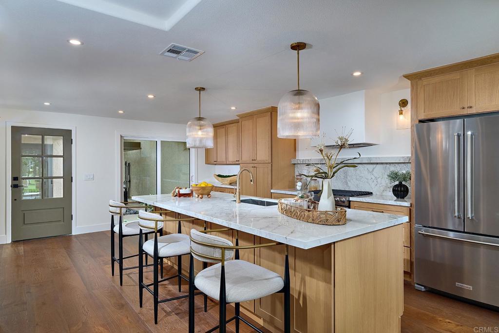 4051 Avenida Brisa