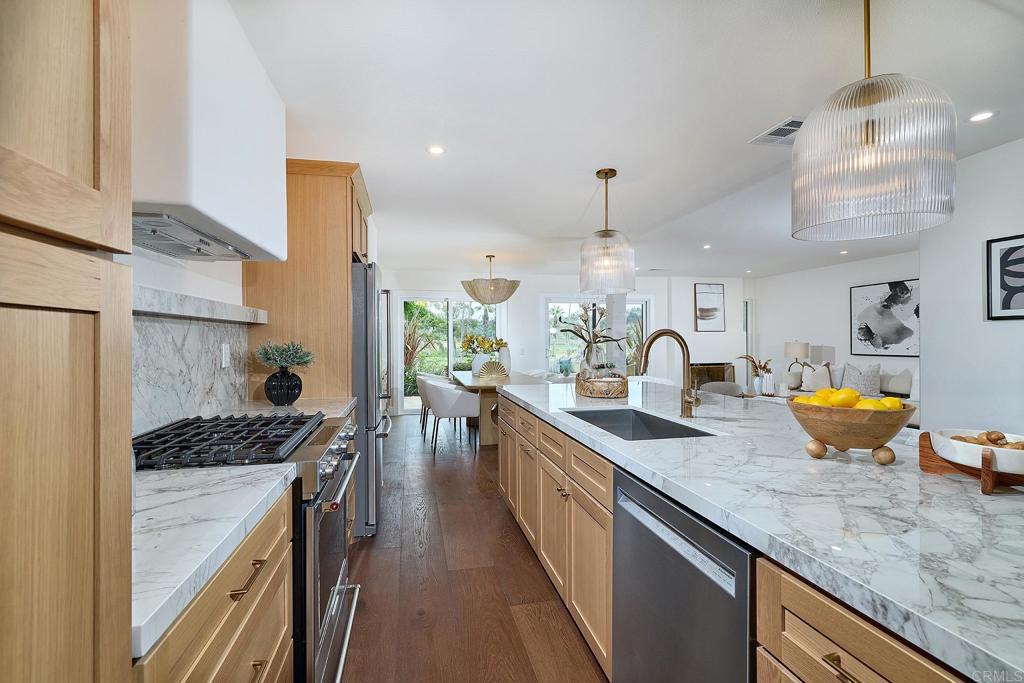 4051 Avenida Brisa