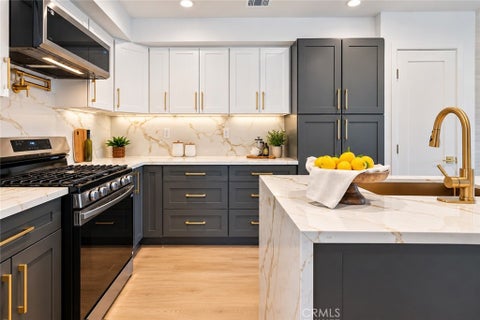 Tiny photo for 7333 Mclaren AVE, West Hills, CA 91307 (MLS # SR26198948)