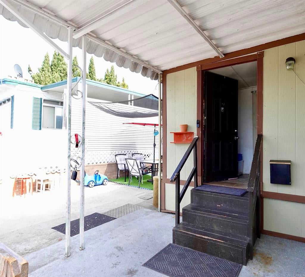 200 Olive Avenue 27