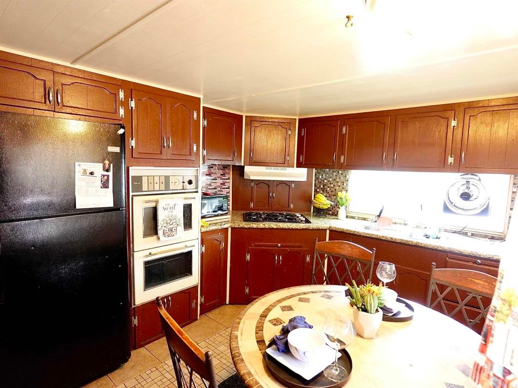 200 Olive Avenue 27