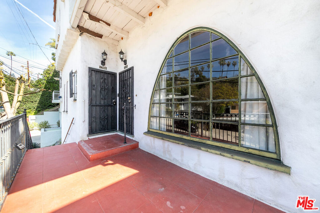 1738 Redcliff Street