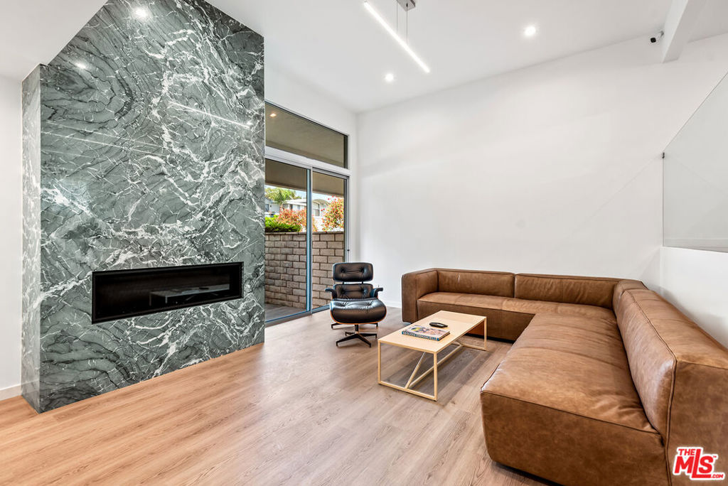 4801 La Villa Marina C
