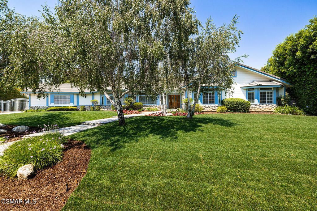 Photo of 665 Oldstone Place, Simi Valley, CA 93065 (MLS # 224002838)