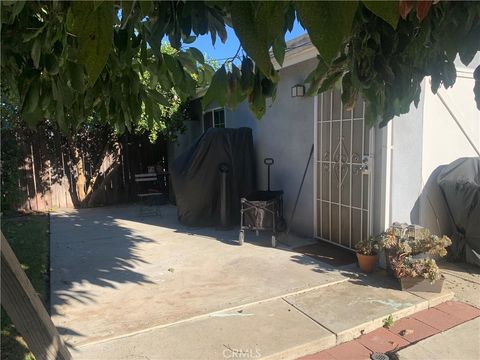 Photo of 11218 Belhaven St, Los Angeles, CA 90059 (MLS # DW25232374)
