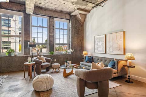 Photo of 201 4Th St ST #302, Oakland, CA 94607 (MLS # 41143497)