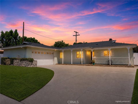 Photo of 20355 Itasca Street, Chatsworth, CA 91311 (MLS # SR26223424)