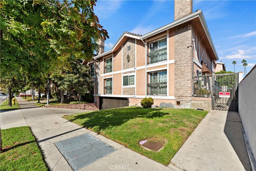 Bright, well-located 2 bedroom, 3 bath home with rare in-unit laundry and side-by-side parking in one of Glendale’s most walkable neighborhoods. This spacious multi-level layout offers excellent natural light, a flexible floorplan, and tremendous potential for personalization.
The main level features an open living area with a cozy fireplace and a functional kitchen ready for your updates. Upstairs, both bedrooms enjoy direct access to bathrooms—ideal for guests, roommates, or a home office setup. The home includes stackable in-unit laundry, central A/C, and two secure side-by-side parking spaces, making everyday living exceptionally convenient.
Just moments from the Americana at Brand, Glendale Galleria, Trader Joe’s, and top restaurants, with easy access to the 134 and 5 freeways.
A rare opportunity to own a centrally located home with fantastic bones and the ability to add value through cosmetic upgrades.