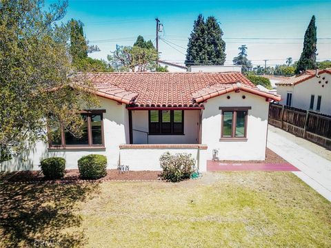 Photo of 3569 Bandini Ave, Riverside, CA 92506 (MLS # IV26095118)