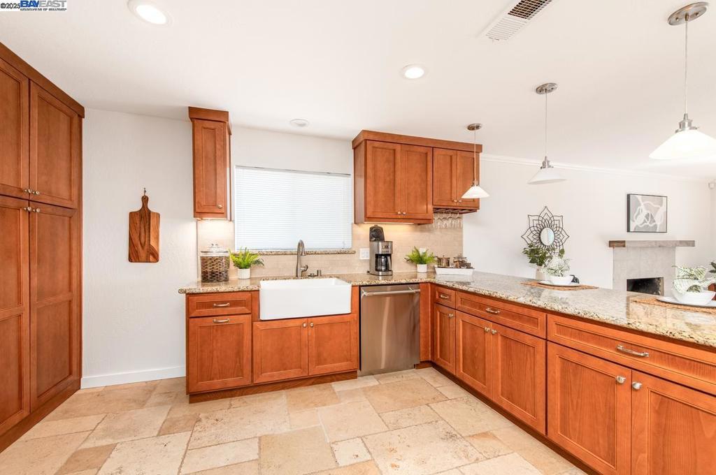 VAL VISTA - Residential