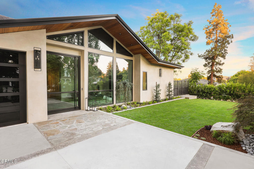 Properties 2 4828 Oakwood Avenue