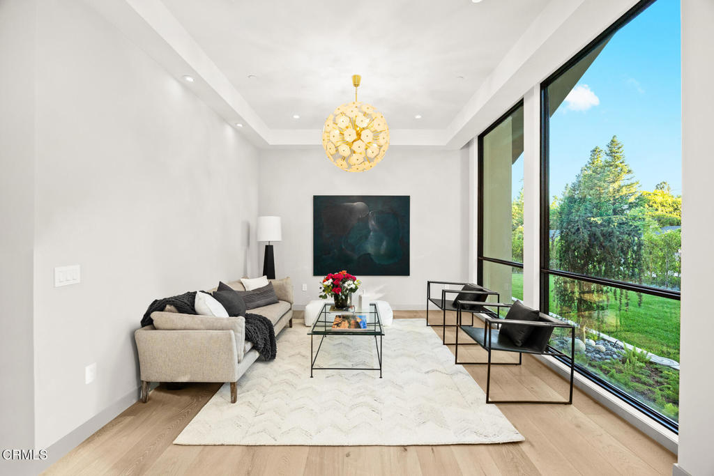 Properties 4 4828 Oakwood Avenue