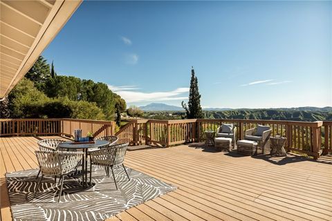 Photo of 13049 Burns Ln, Redlands, CA 92373 (MLS # IG26014061)