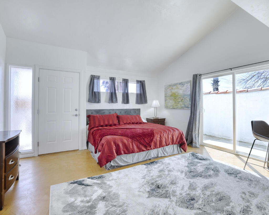 1 bed -1 bath apartment, in a gated community , recently renovated and upgraded!super private , only 4 apartments for rent , #1-1 bed 1 bath $1400 per month/annual lease, #2-2bed 1 bath $1600 per month/annual lease, #3-1bed 1 bath $1400 per month /annual lease, #4 -1 bed 1 bath $1400 per month /annual lease.may be unfurnished or fully furnished- for a consideration, no access to the swimming pool lot for tenants!Collecting applications now , property to be available June 15th!