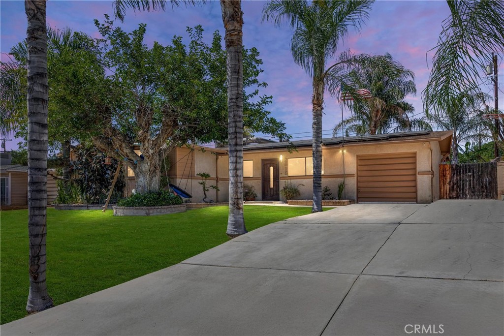 Welcome to Your New Home in Northeast Bakersfield!
Discover comfort, space, and convenience in this beautifully maintained 3-bedroom, 2-bathroom home, nestled in a desirable Northeast Bakersfield neighborhood. Offering 1,720 sq. ft. of living space, this residence features two spacious living rooms—ideal for entertaining, relaxing, or creating a dedicated family/media room.
An additional flex space is perfectly suited for a home office, hobby room, or study area, giving you the versatility today's lifestyle demands.
Step outside into your private backyard oasis, complete with a sparkling swimming pool and a covered patio—perfect for hosting summer BBQs, family gatherings, or simply enjoying quiet evenings under the stars.
Located just minutes from shopping centers, restaurants, schools, Bakersfield College, local parks, and the scenic Panorama Bluffs, this home puts convenience at your doorstep while offering a peaceful retreat from the bustle of city life.
Don't miss this opportunity to own a home that truly has it all—schedule your showing today!