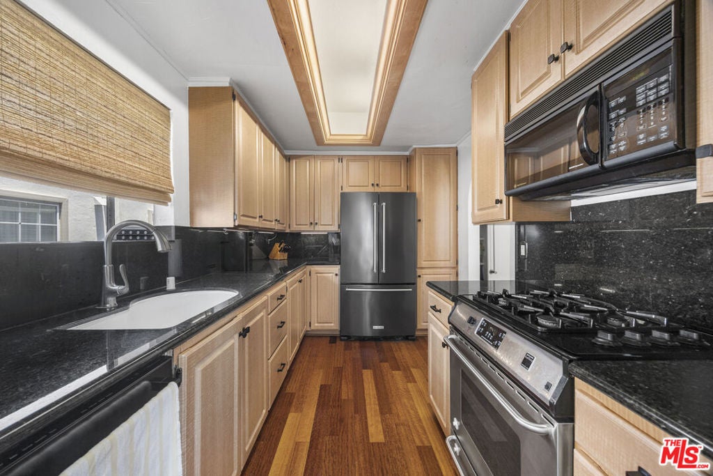 Photo of 1431 Camden Avenue #303, Los Angeles, CA 90025 (MLS # 26842439)