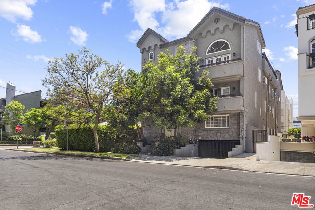 1431 Camden Avenue 303