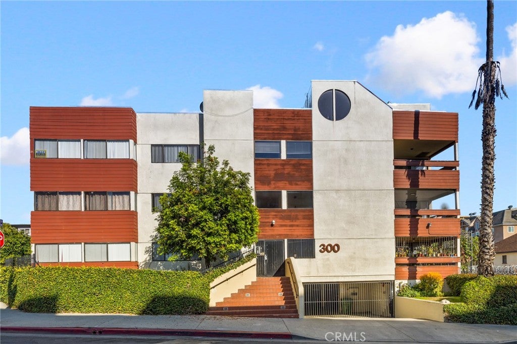 300 S Reno Street