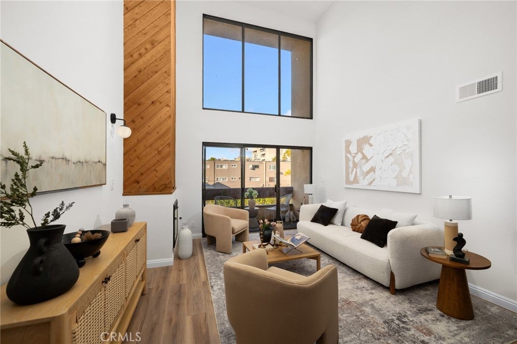 300 S Reno Street