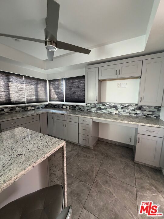 6256 S Fairfax Avenue