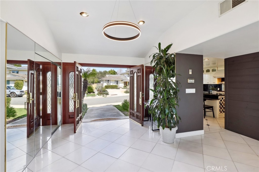 5726 Sunmist Drive