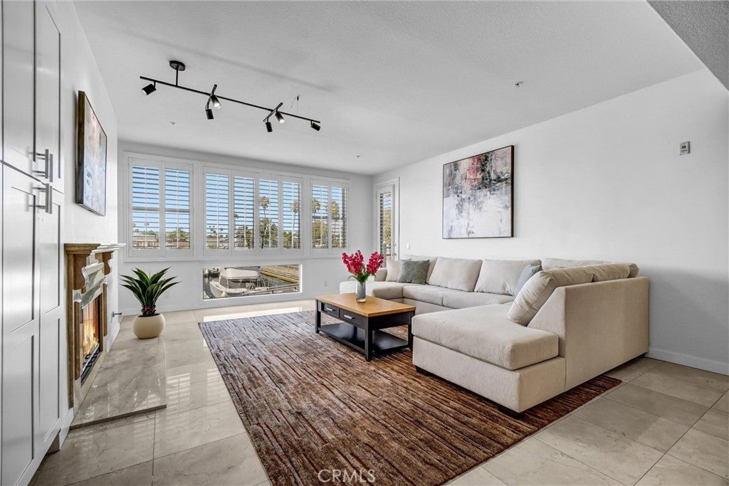 4167 Warner Avenue 105