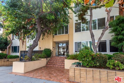 Photo of 165 N Swall Drive #201, Beverly Hills, CA 90211 (MLS # 25621959)