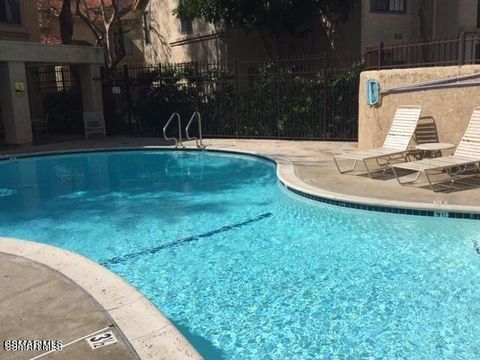 Photo of 2360 Archwood Lane #39, Simi Valley, CA 93063 (MLS # 226002343)