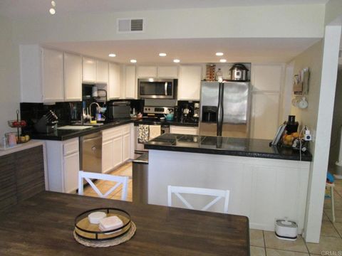2640 Luciernaga St Carlsbad CA 92009