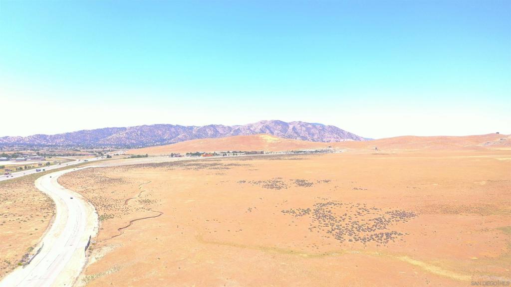 Prime Time Land Opportunity in Tehachapi, California. Approx 1750+ acres of approved Specific Plan development. The Historic town of Tehachapi continues to grow with its proximity to Bakersfield, Lancaster, Edwards AFB, and Los Angeles. Centrally located within the town, complete with services that include the hospital, hotels, airport, community college, rail station, agriculture, and wind energy. The City of Tehachapi envisions the Capital Hills Community to be a comprehensive new community that provides a balance and diversity of housing types, employment opportunities, and recreational amenities. See attached documents. Prime Time Land Opportunity in Tehachapi, California. Approx 1750+ acres of approved Specific Plan development. The Historic town of Tehachapi continues to grow with its proximity to Bakersfield, Lancaster, Edwards AFB, and Los Angeles. Centrally located within the town, complete with services that include the hospital, hotels, airport, community college, rail station, agriculture, and wind energy. The City of Tehachapi envisions the Capital Hills Community to be a comprehensive new community that provides a balance and diversity of housing types, employment opportunities, and recreational amenities. See attached documents.