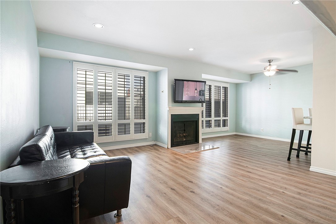 Properties 2 557 E Verdugo Avenue C