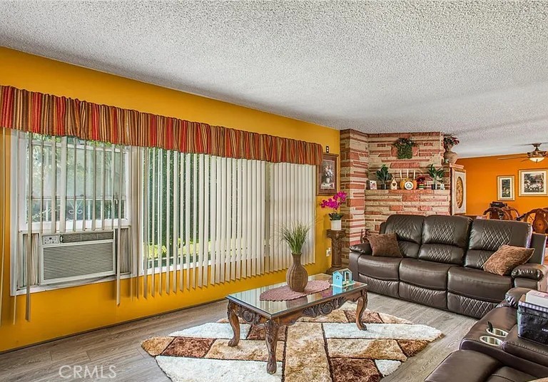 15937 Manzanita