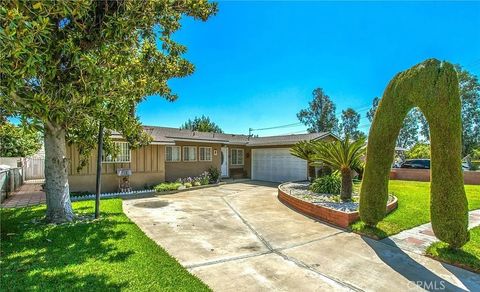Photo of 15937 Manzanita Dr, Fontana, CA 92335 (MLS # DW25242004)