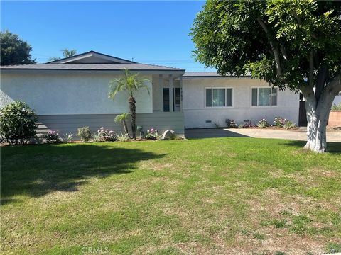 Photo of 1737 S Garden Dr, Anaheim, CA 92804 (MLS # PW25250986) Photo of 1737 S Garden Dr, Anaheim, CA 92804 (MLS # PW25250986)