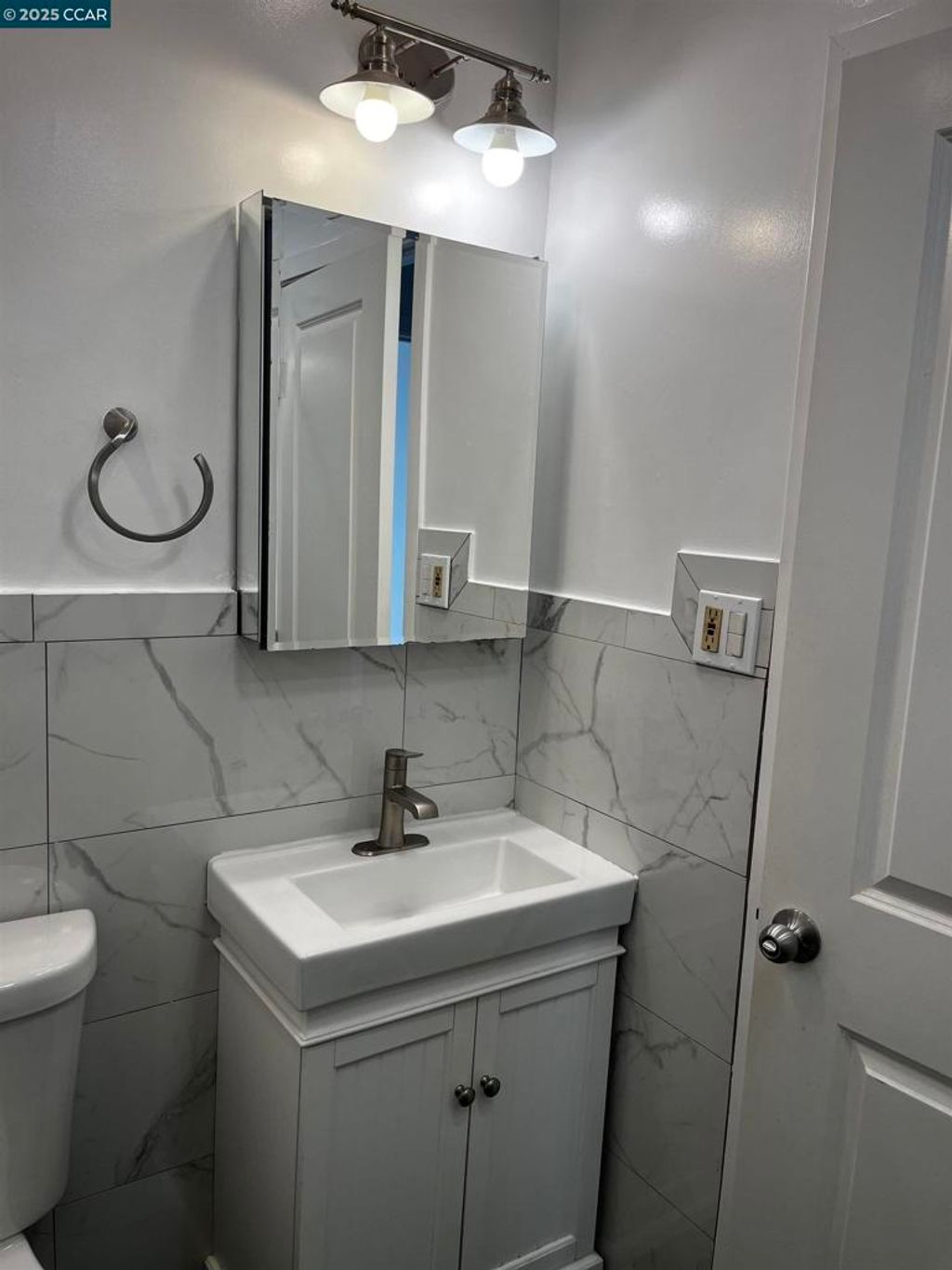 listing image 130729598512459929618
