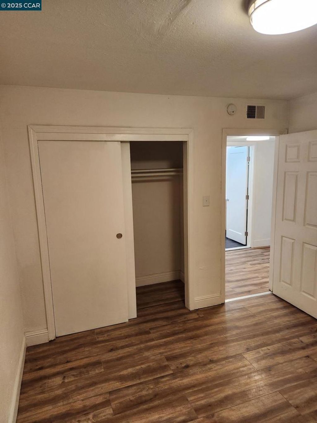 listing image 130722988808920658623