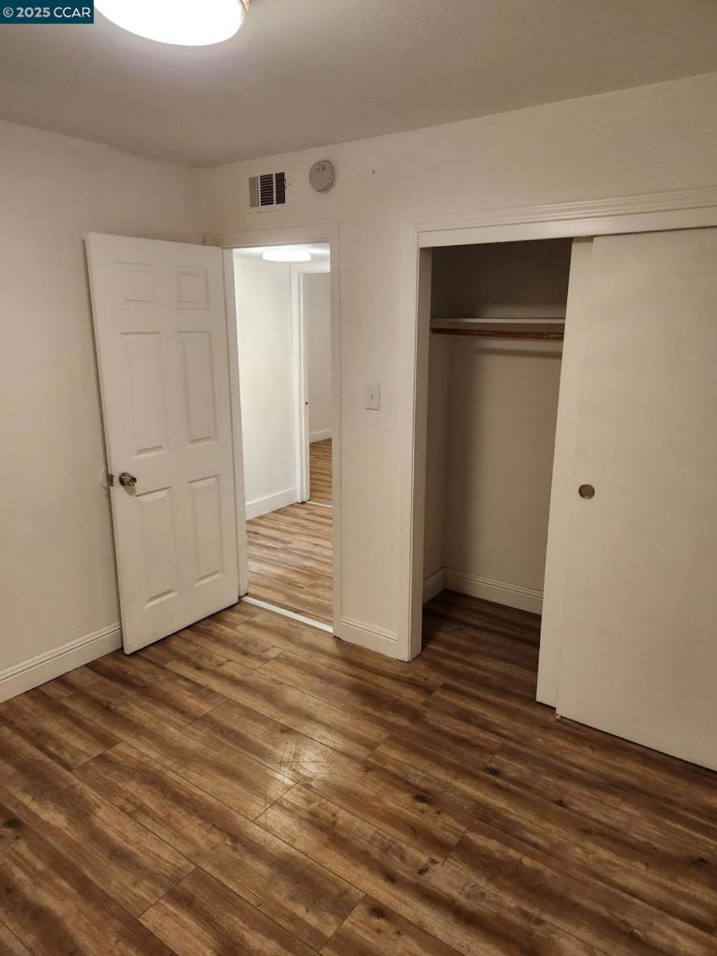 listing image 130724643462820050263