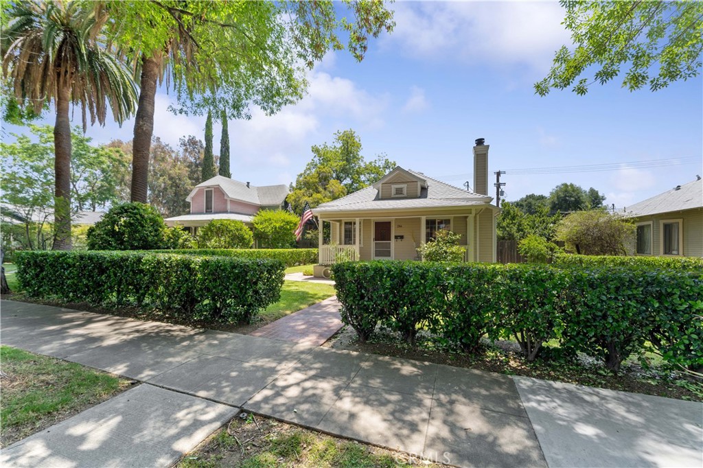 Properties 2 2364 6th Street