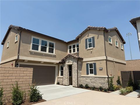 Photo of 624 McFadden Street, Placentia, CA 92870 (MLS # TR25202409) Photo of 624 McFadden Street, Placentia, CA 92870 (MLS # TR25202409)