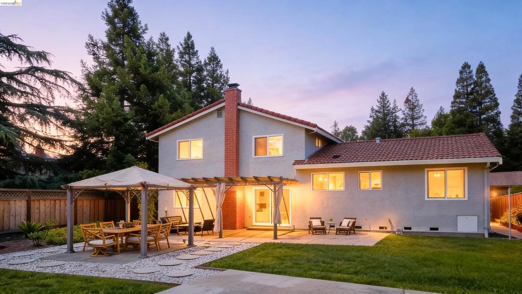 2704 Mohawk Cir