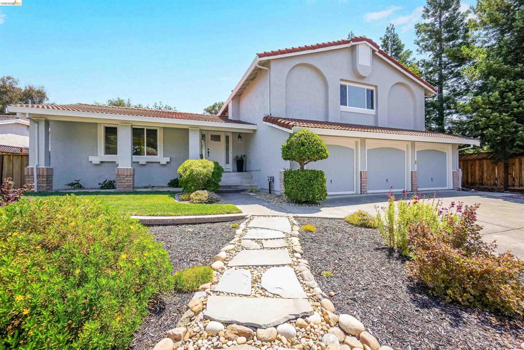 2704 Mohawk Cir