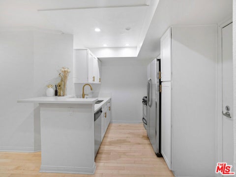 Tiny photo for 21520 Burbank Boulevard #112, Woodland Hills, CA 91367 (MLS # 26988947)