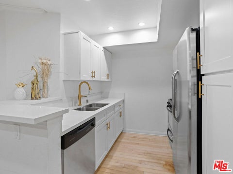 Tiny photo for 21520 Burbank Boulevard #112, Woodland Hills, CA 91367 (MLS # 26988947)