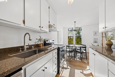 Tiny photo for 645 Chetwood ST #208, Oakland, CA 94610 (MLS # 41151574)